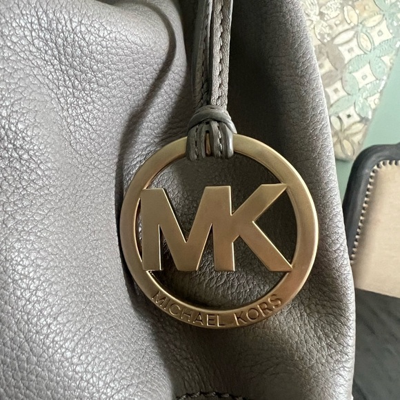 Michael Kors Shoulder Bag - Picture 4 of 12